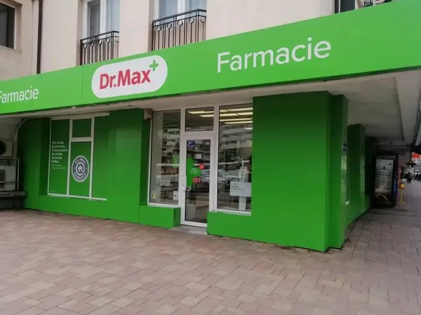 Firme luminoase - vizibilitate zi și noapte pentru afacerea ta