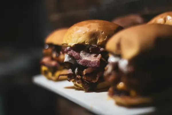 Rețete creative de preparate din carne tocată pentru următoarea ta masă festivă
