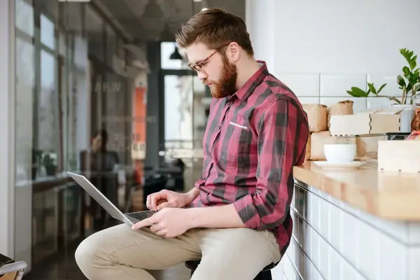 Ce trebuie să știi înainte de a-ți cumpăra un laptop?