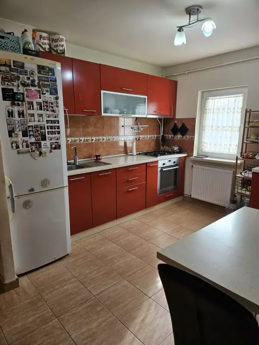 Proprietar inchiriez apartament 2 camere in Zona Soarelui