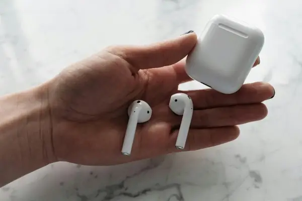Căștile wireless: cadoul ideal care îmbină funcţionalitatea cu estetica