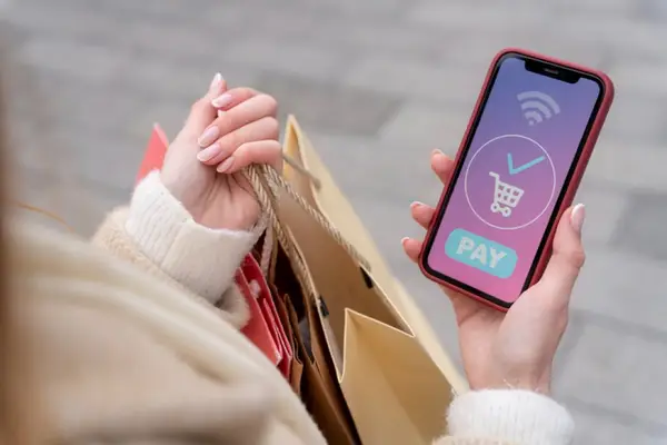 Timișoara, printre orașele în care comerțul online crește constant! Ce influențează comportamentul local de consum