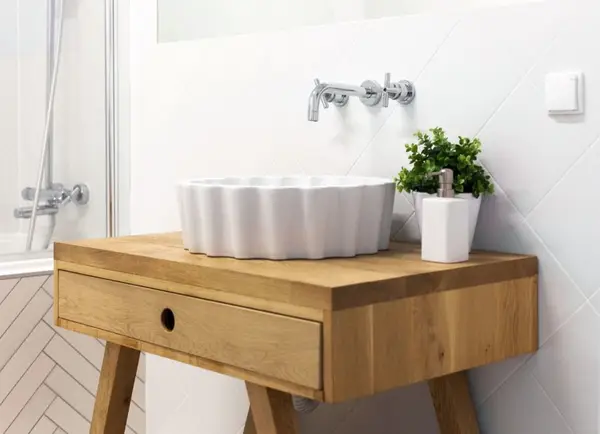 Materiale rezistente la umiditate pentru mobilierul de baie