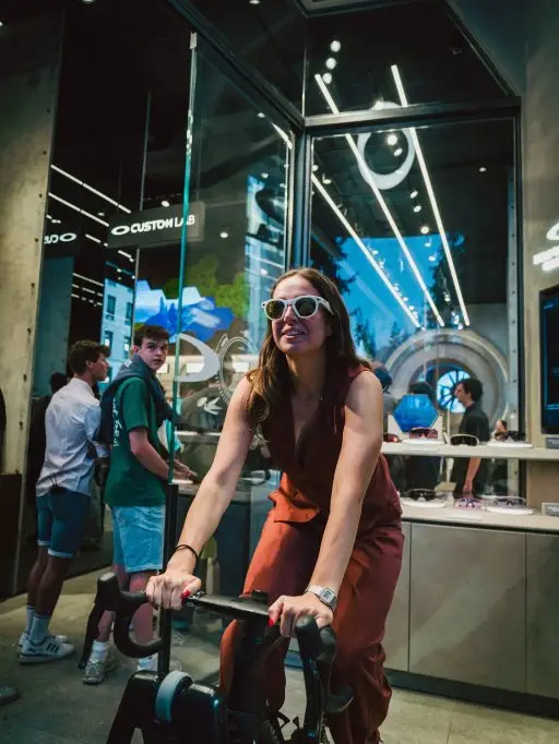 Ochelarii inteligenți Ray-Ban & Oakley Meta AI: tehnologie elegantă, perfectă pentru Timișoara aflată mereu în mișcare
