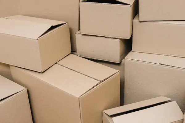 Pregătește-ți stocurile de ambalaje din carton înainte de sezonul de vârf