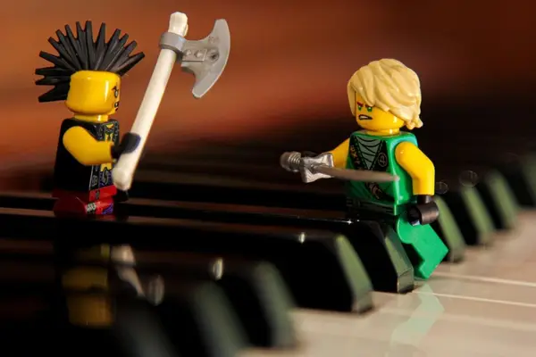 5 moduri în care LEGO Ninjago poate stimula imaginația celor mici