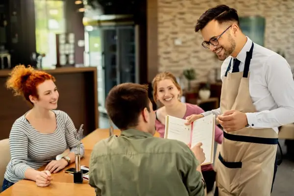 Cum te ajută software-ul pentru restaurante să respecți normele fiscale și sanitare?