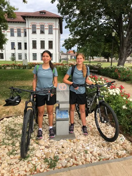Două adolescente au parcurs 1420 de km pe bicicletă în 29 de zile, pe Via Transilvanica