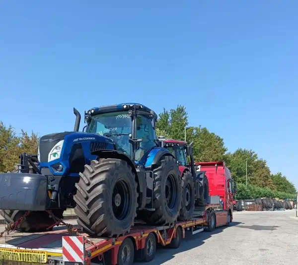 Transport tractoare și combine agricole