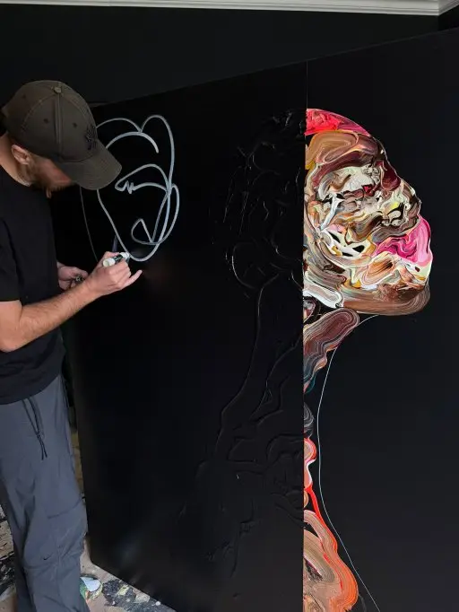 Între libertate artistică și ascensiune globală: Vladinsky deschide Afterimage la HOFA Gallery