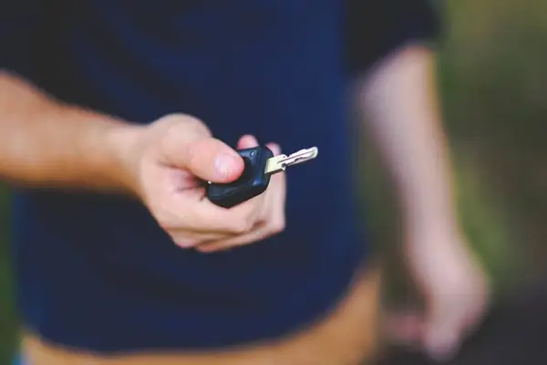 Ghidul complet pentru alegerea între închirierea auto pe termen scurt și cea pe termen lung