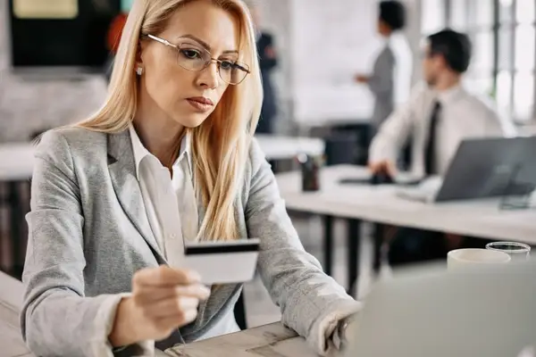 Ce bonusuri oferă băncile dacă deschizi un cont de salariu