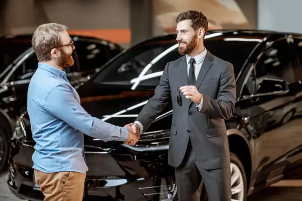 Agregatorul de închirieri auto R-Tg adaugă 2 companii populare în rezultatele de căutare