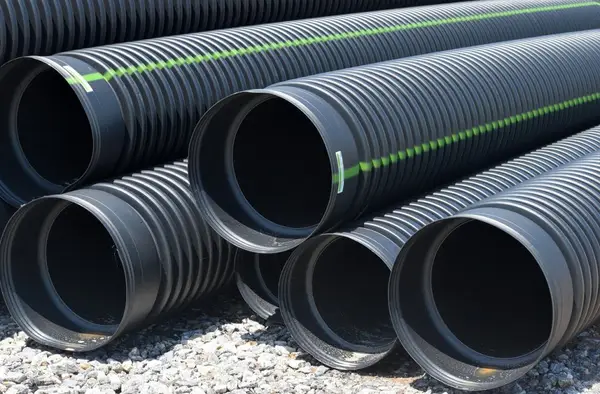 România, între amenzi de mediu și lipsa canalizării: de ce fosele din beton devin istorie în fața noilor tehnologii ecologice