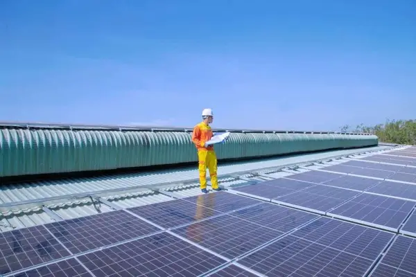5 motive pentru care montarea panourilor fotovoltaice este investiția viitorului