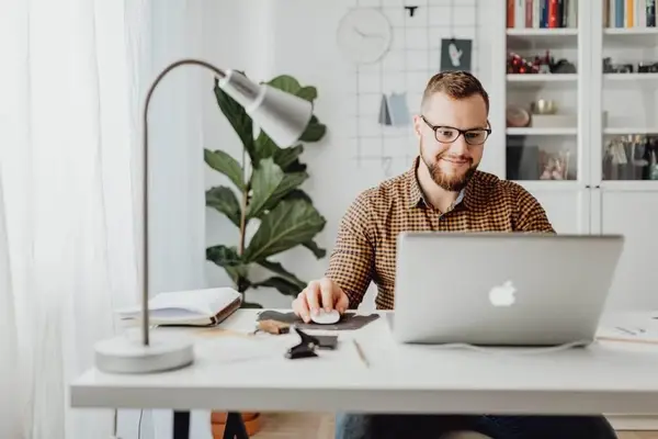 Cum să economisești timp și bani prin verificarea asigurării auto online