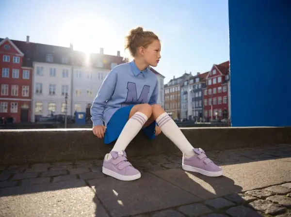 Universul culorilor, adidași pentru copii care fac diferența pe teren