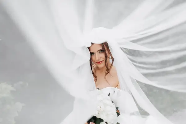 Trenduri rochii de mireasă 2026: romantism reinterpretat, volum spectaculos și detalii cu personalitate