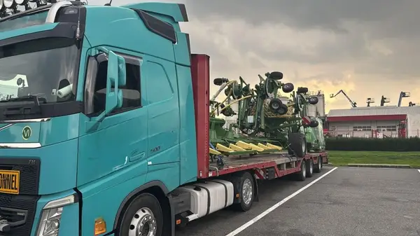 Decriptarea costurilor logistice: ce factori influențează prețul real al transportului de utilaje?