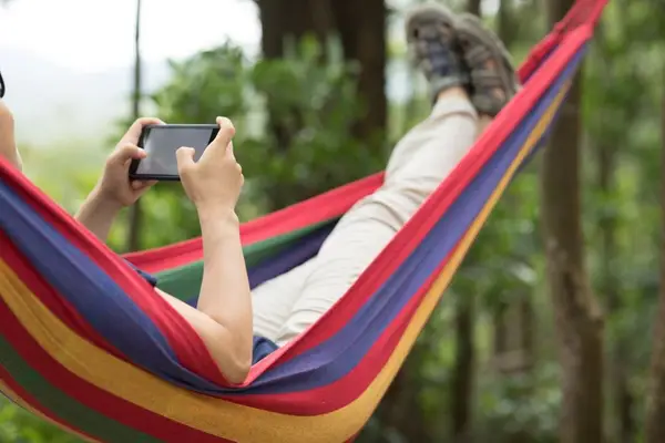 Noile forme de divertisment online care câștigă popularitate în rândul adulților din România