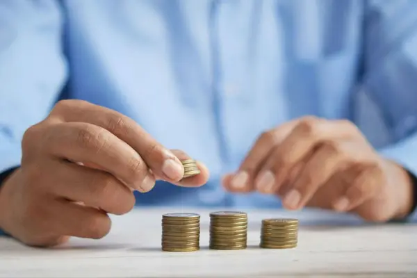 O urgență financiară nu se rezolvă doar cu bani: cum alegi responsabil un credit online de nevoi personale