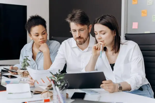 Cum compui un coș cadou corporate care chiar contează pentru angajați