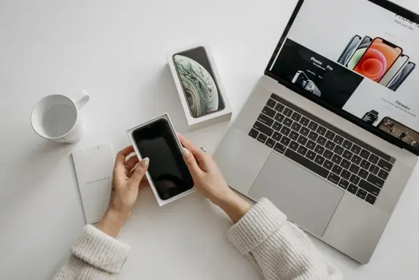 Telefonul care nu-ți mai fură atenția, cum configurezi iPhone 18 pentru muncă