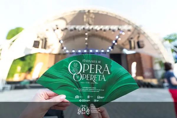 Peste 12.000 de spectatori au transformat Parcul Rozelor în scena emoției la ediția a XXI-a a Festivalului de Operă și Operetă