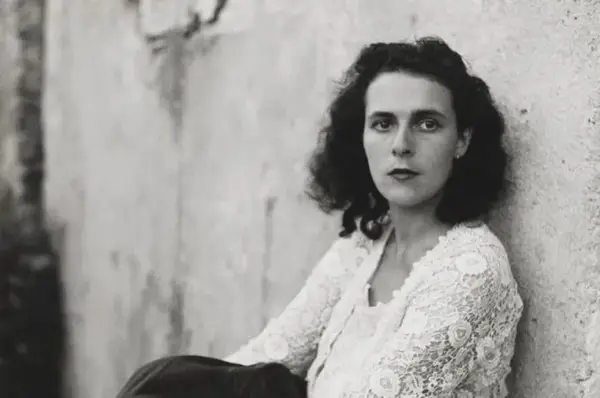Leonora Carrington și jocul suprarealist