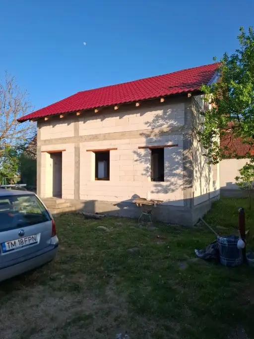Proprietar vand 2 case și teren de 2900 mp