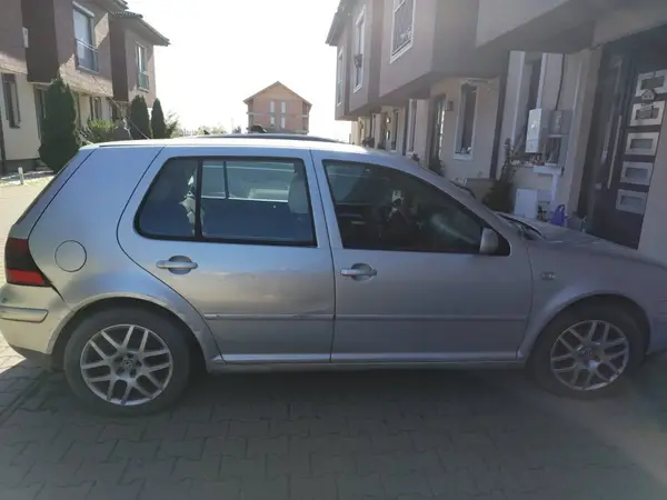 Vând urgent Volkswagen Golf 4