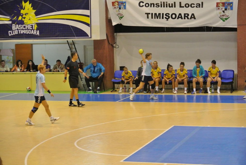 CS Timisoara 35 - 24 Universitatea Timisoara - handbal feminin