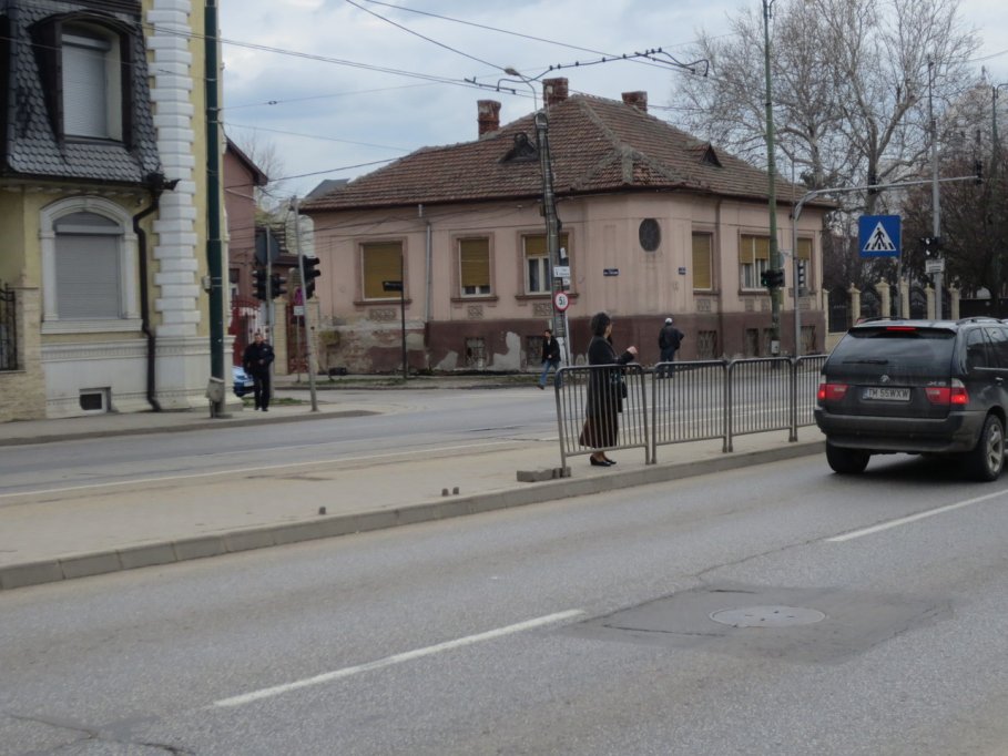 Statie RATT - str. Andrei Saguna colt cu str. Iuliu Grozescu
