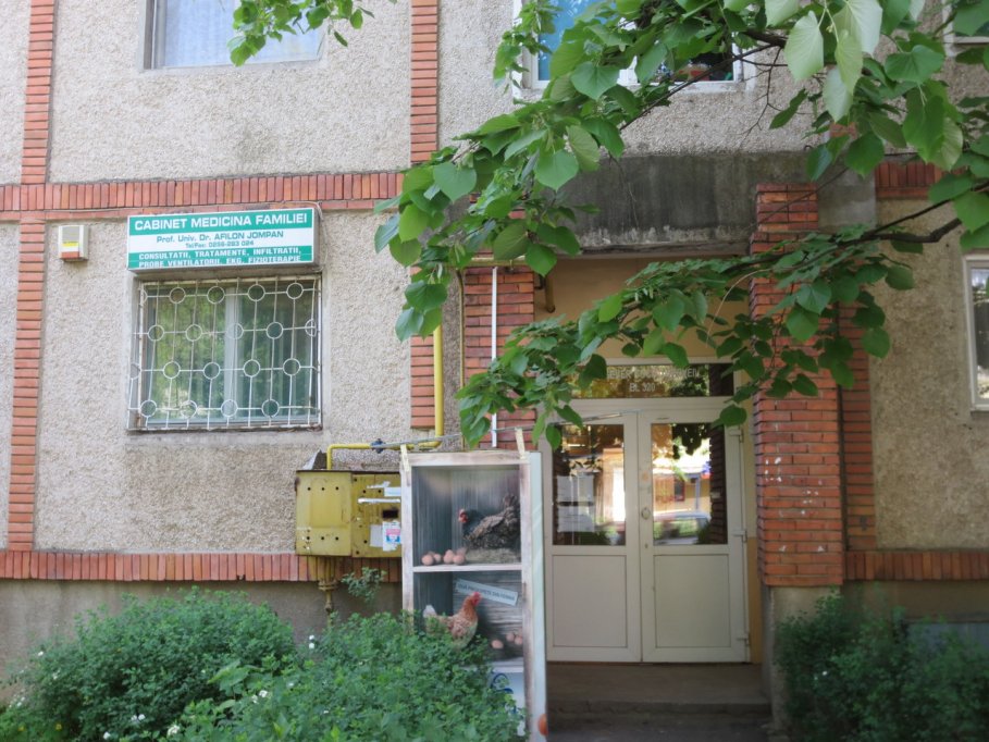 C. M. Dr. Jompan
