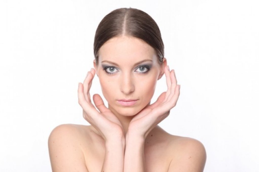 Tratament antimicrobian revitalizant (extractie puncte negre)