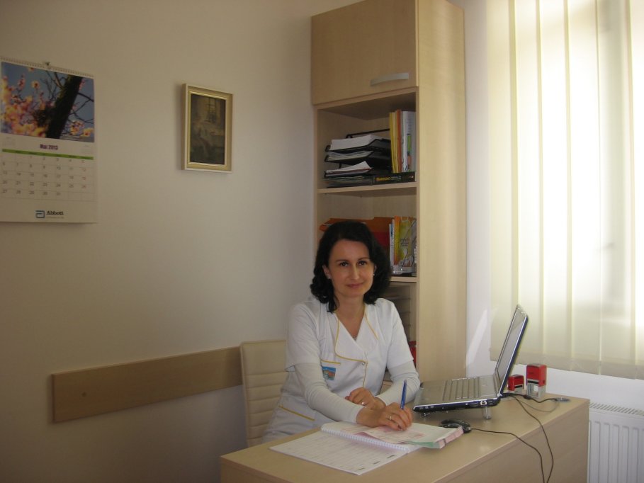 C. M. Dr. Cristina Molnar