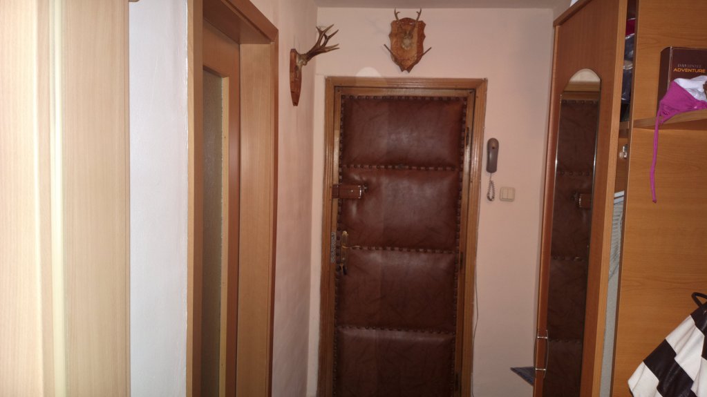Proprietar vand apartament cu 2 camere in zona Aradului