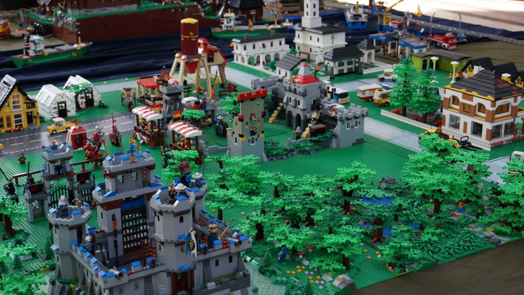Universul caramizilor Lego