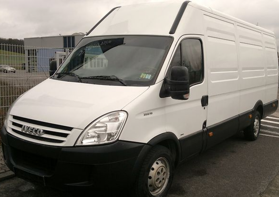 Inchiriez microbus microbuz duba autoutilitara 3,5 tone fara sofer