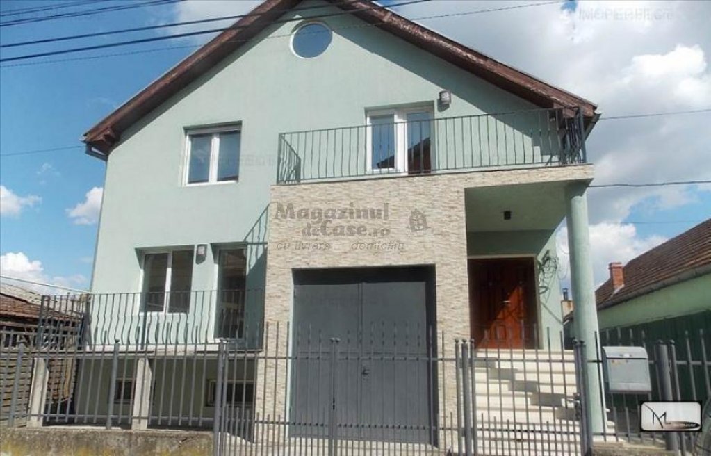 Casa 290 mp, zona Ronat