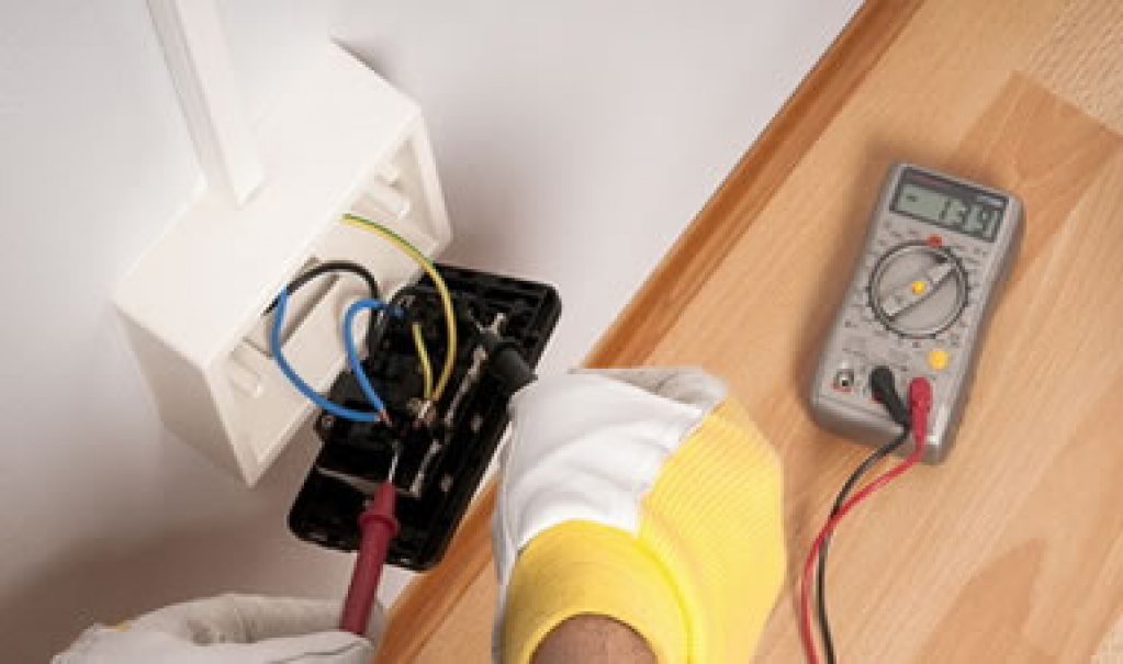 Electricieni