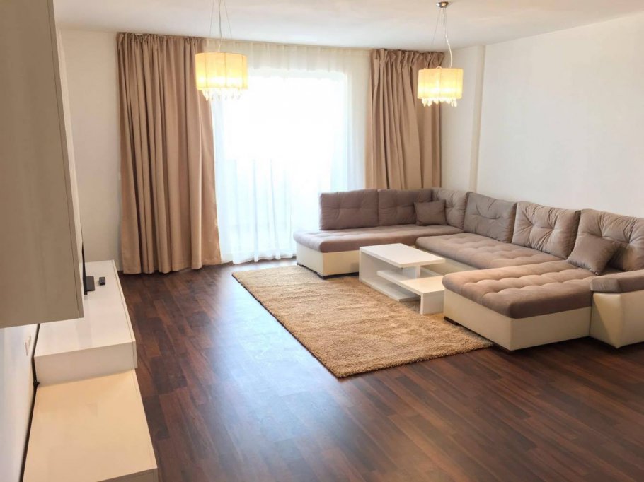 Proprietar, inchiriez ap de LUX cu 2 camere, cu loc de parcare subteran!!