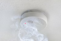 Ignifugare.eu - Sisteme de preventie in caz de incendiu - Instalarea de senzori de fum in spatiile publice sau private