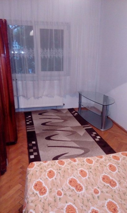 Ofer spre inchiriere apartament cu doua camere