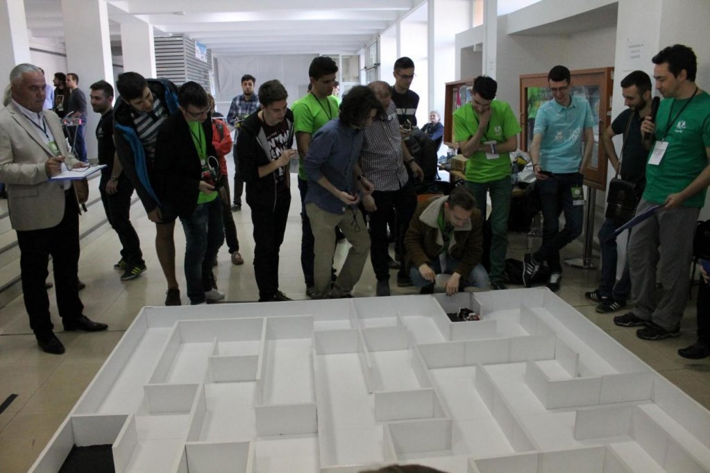 UProboT - competitia tinerelor talente ale roboticii din Timisoara