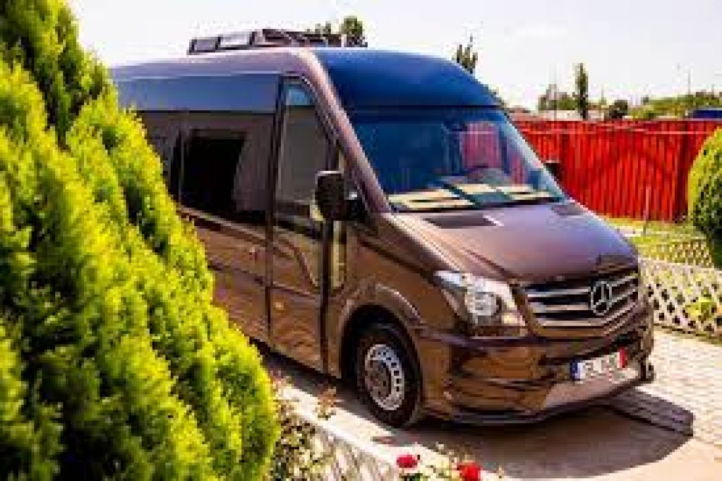 Laur Travel