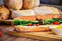 Ce ar trebui să conțină un sandviș sănătos și consistent