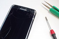 Samsung Galaxy - display spart sau cu pixeli morti? Iata 3 modalitati prin care iti poti repara tableta sau telefonul