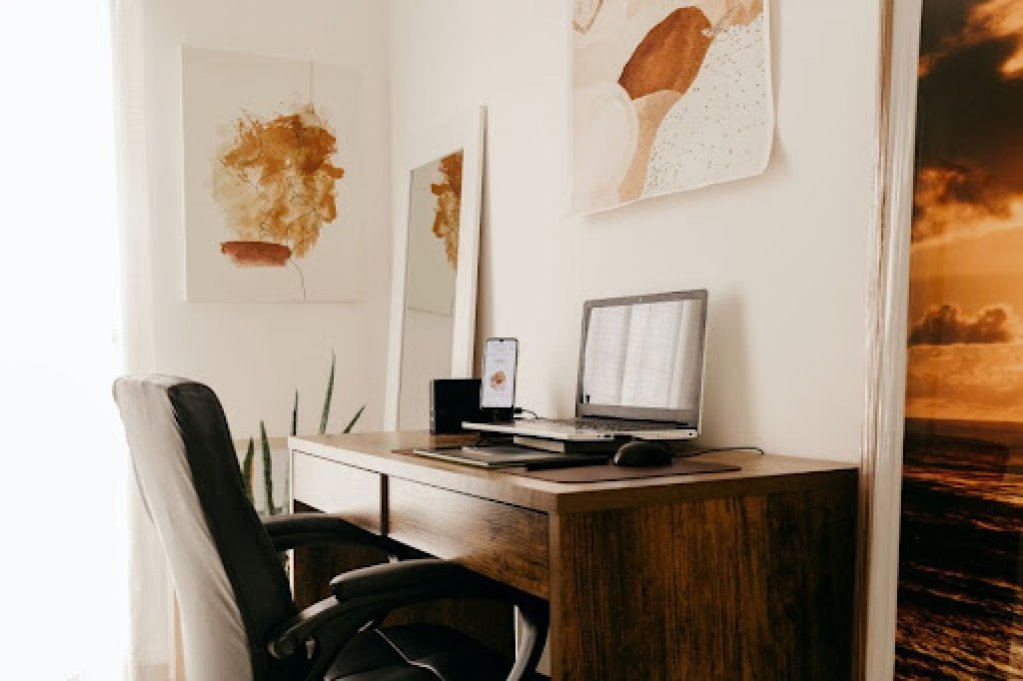 Renovarea biroului de acasă: 4 trucuri practice