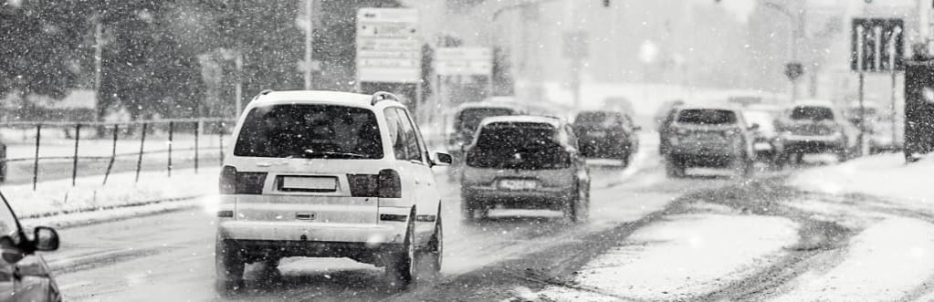 Cum să conduci în siguranță pe timp de iarnă